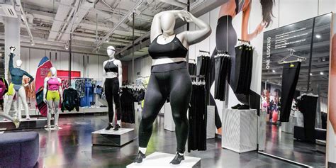 mogen we het hebben over de nike plussize|De ophef over Nike's plussize paspop kwam voor columnist.